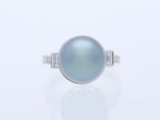 Ring mit Tahiti Zuchtperle und Diamanten in 750 Weißgold