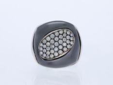 Ring mit Onyx und Diamanten in 750 Weißgold