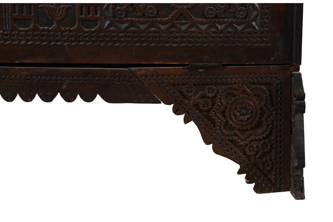 A CARVED HARDWOOD COFFER, PROBABLY OTTOMAN - Image 4 of 5