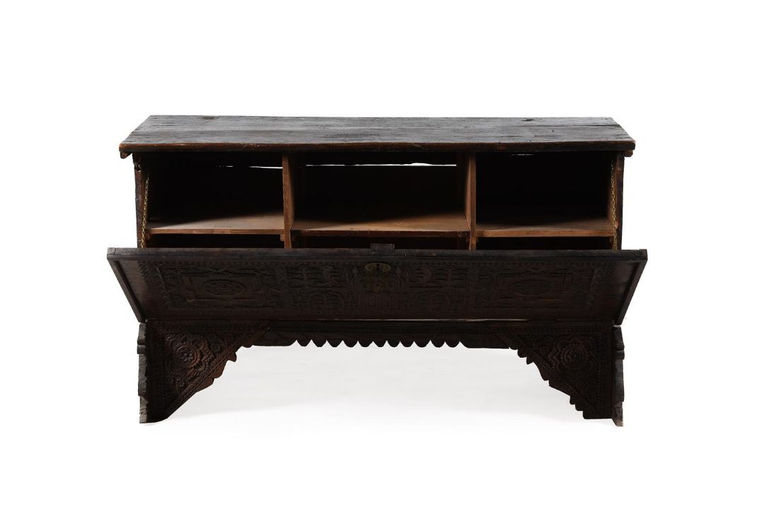 A CARVED HARDWOOD COFFER, PROBABLY OTTOMAN - Image 2 of 5