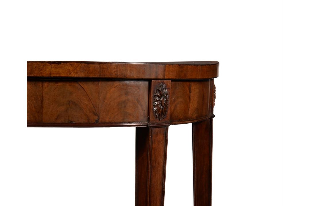A GEORGE III MAHOGANY AND CROSSBANDED SIDE TABLE - Image 3 of 4