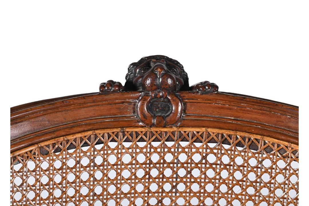 A PAIR OF NORTH ITALIAN CARVED WALNUT ARMCHAIRS - Image 4 of 4