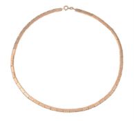 A 14 CARAT GOLD BRICK LINK NECKLACE, LONDON 1961 IMPORT MARK