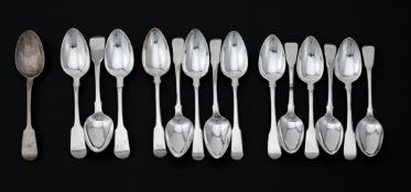 A COLLECTION OF SILVER FIDDLE PATTERN DESSERT SPOONS