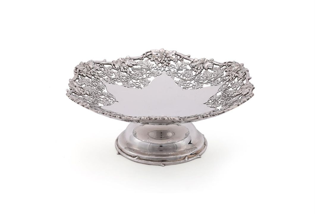 A SILVER PIERCED PEDESTAL DISH - Image 1 of 3
