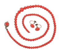 Y A CORAL BEAD NECKLACE AND EARRINGS