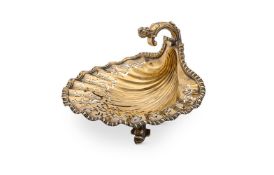 A SILVER GILT SHELL SHAPED DISH