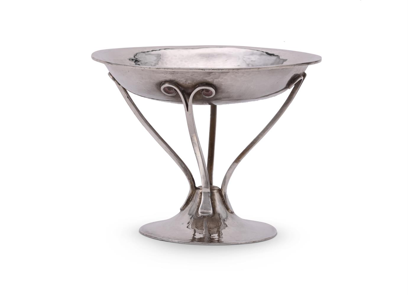 AN EDWARDIAN SILVER PEDESTAL BOWL