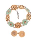 A 1930S JADEITE JADE AND GOLD BRACELET