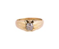 AN 18 CARAT GOLD DIAMOND RING