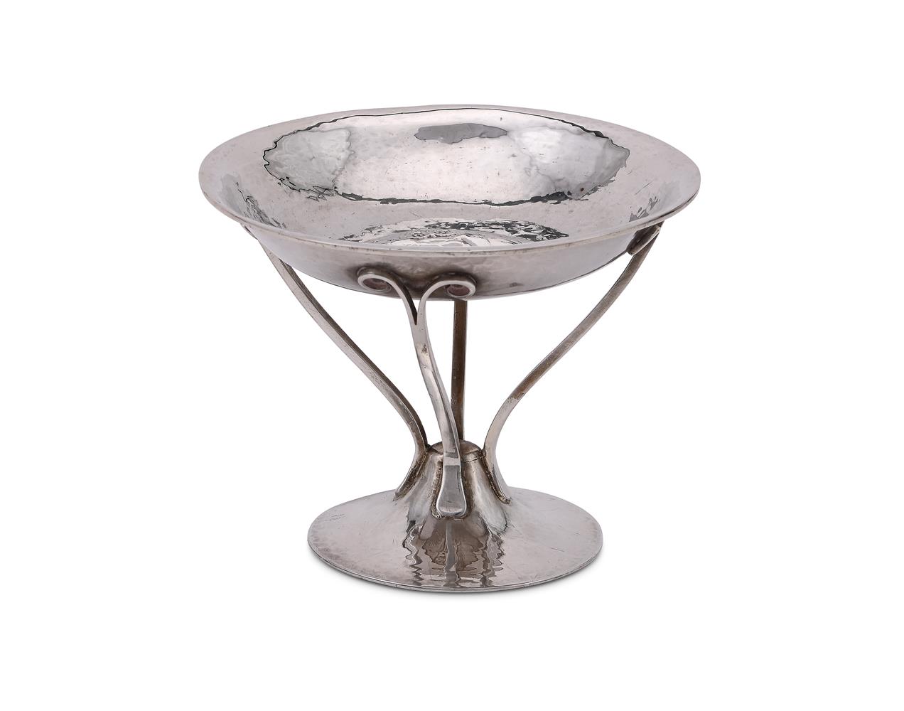AN EDWARDIAN SILVER PEDESTAL BOWL - Image 2 of 5