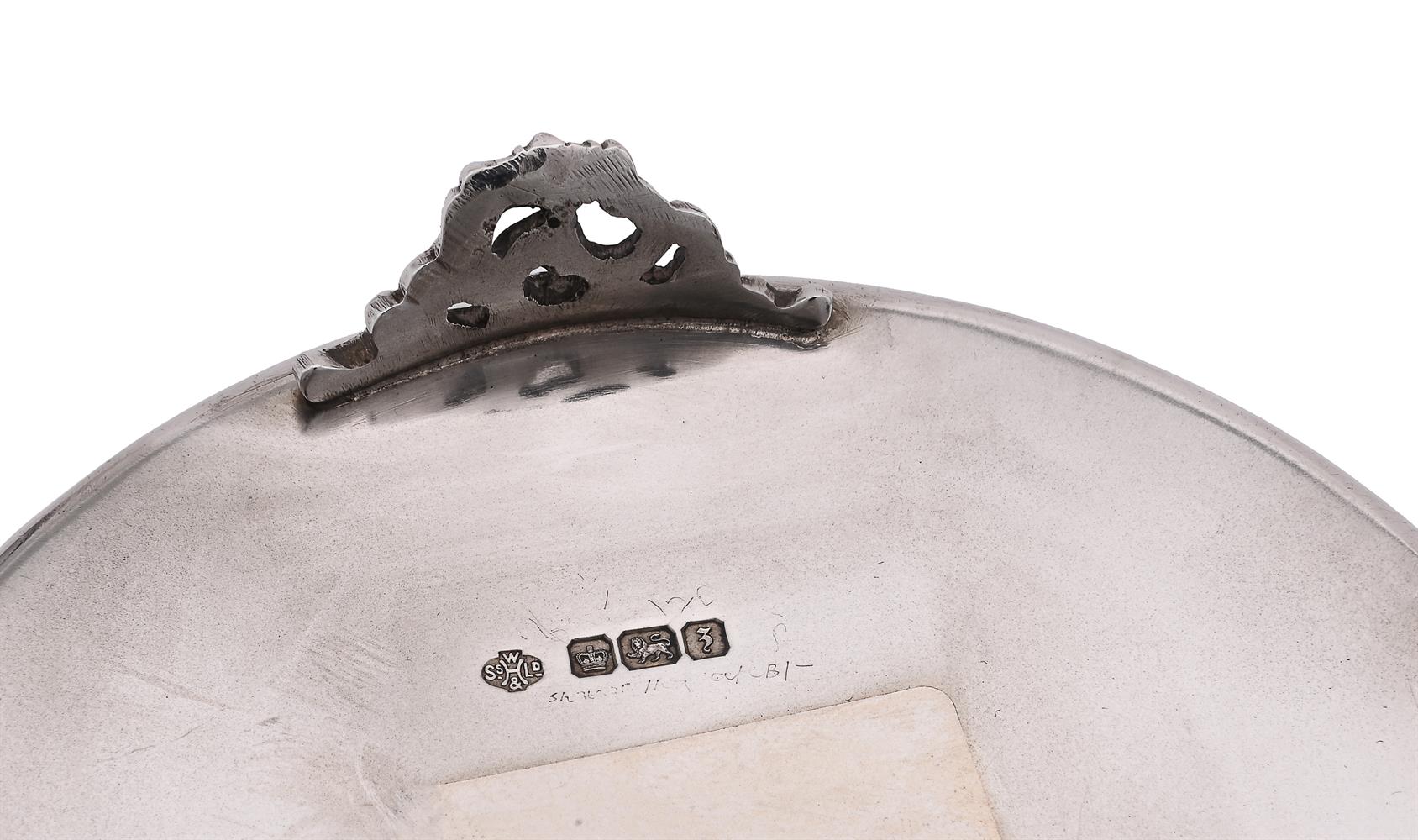 A SILVER CIRCULAR TWIN HANDLED BASKET - Image 3 of 3
