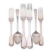 A COLLECTION OF SILVER FLATWARE
