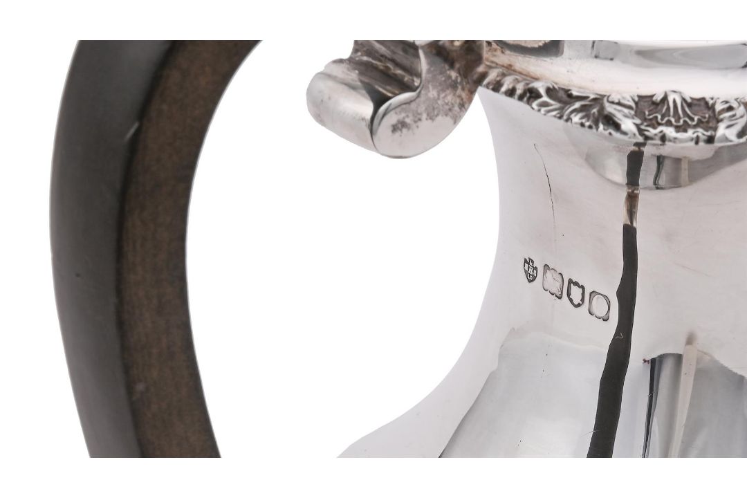 AN EDWARDIAN SILVER OBLONG BALUSTER COFFEE POT - Image 2 of 2
