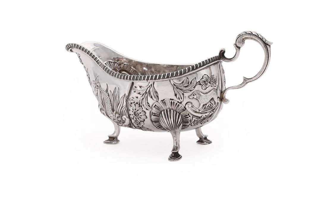 A SILVER OVAL SAUCE BOAT - Image 4 of 5