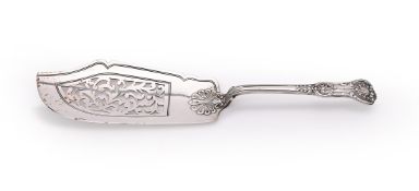A VICTORIAN SILVER QUEEN'S PATTERN FISH SLICE