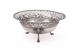 AN EDWARDIAN SILVER CIRCULAR BOWL
