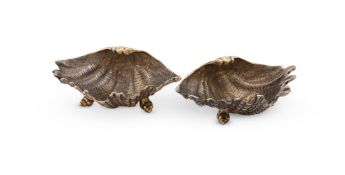 A PAIR OF SILVER GILT SHELL SHAPED SALTS