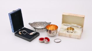 A COLLECTION OF SILVER ITEMS