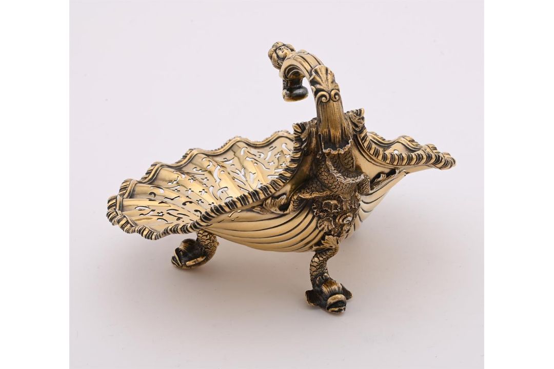 A SILVER GILT SHELL SHAPED DISH - Image 3 of 7