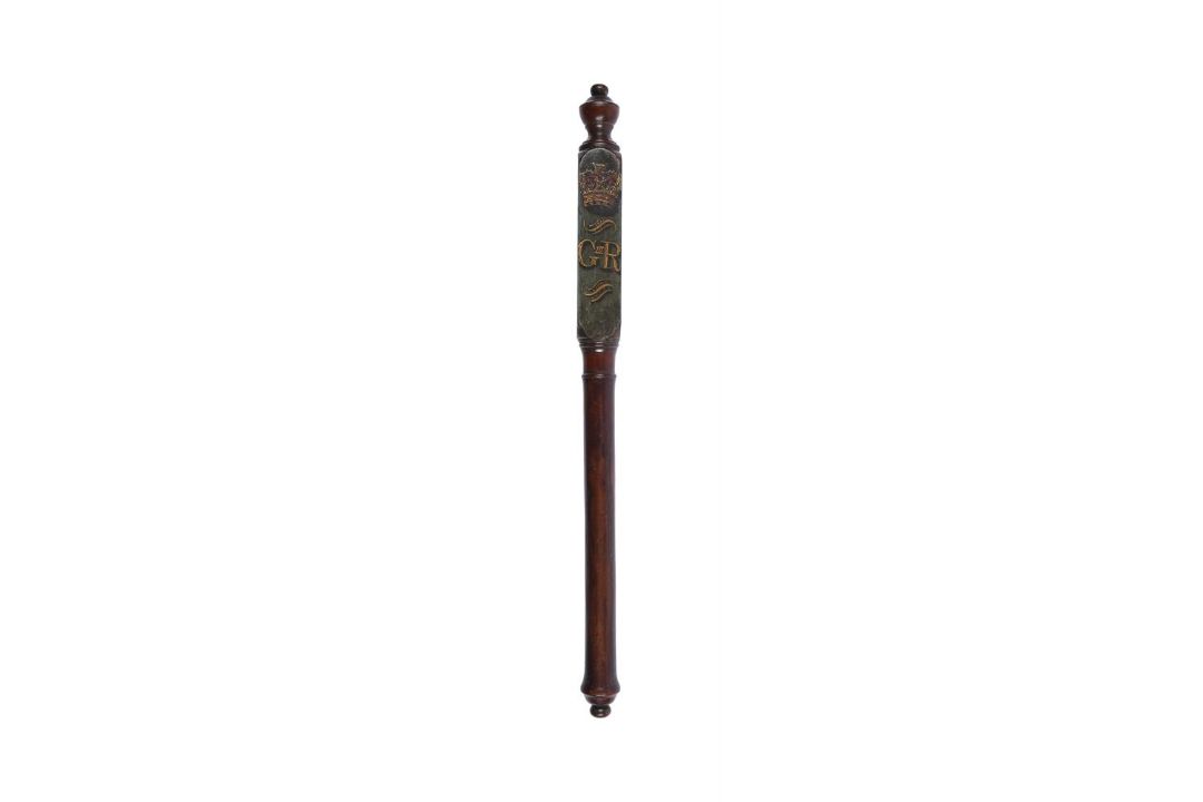 A GEORGE III WEST COUNTRY PAINTED WALNUT TRUNCHEON - Image 1 of 5