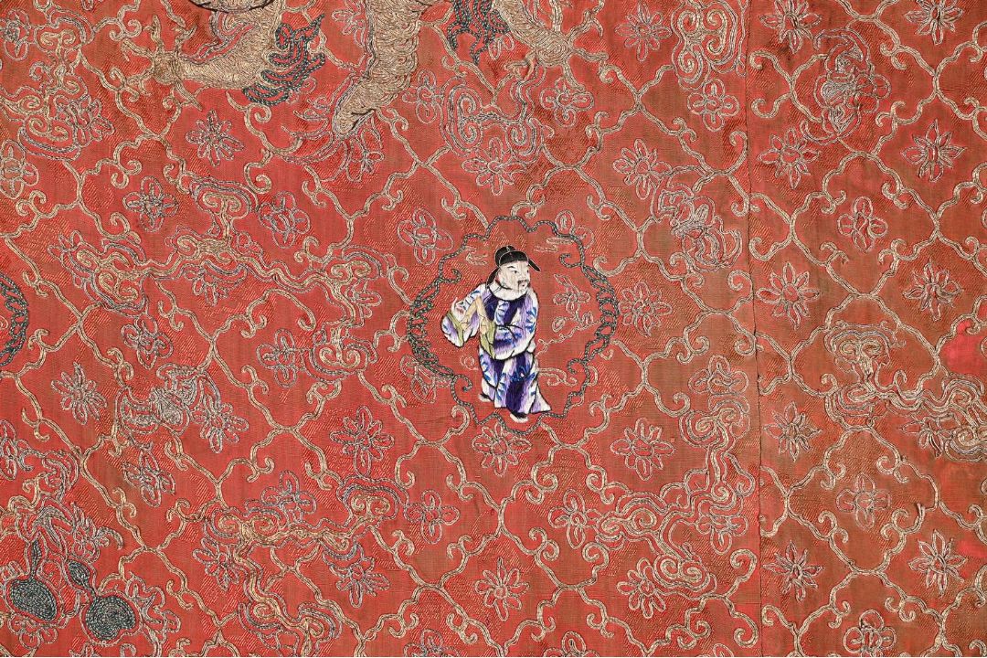 A Chinese wedding gown worn by a Han Chinese woman - Image 8 of 14