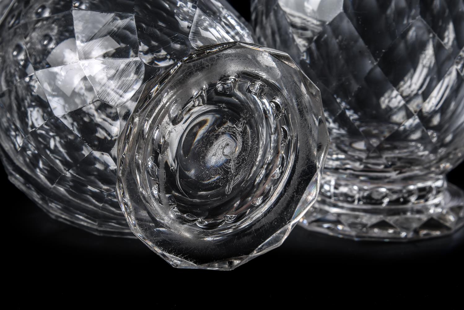 A PAIR OF CUT GLASS POURING DECANTERS AND STOPPERS - Image 4 of 4