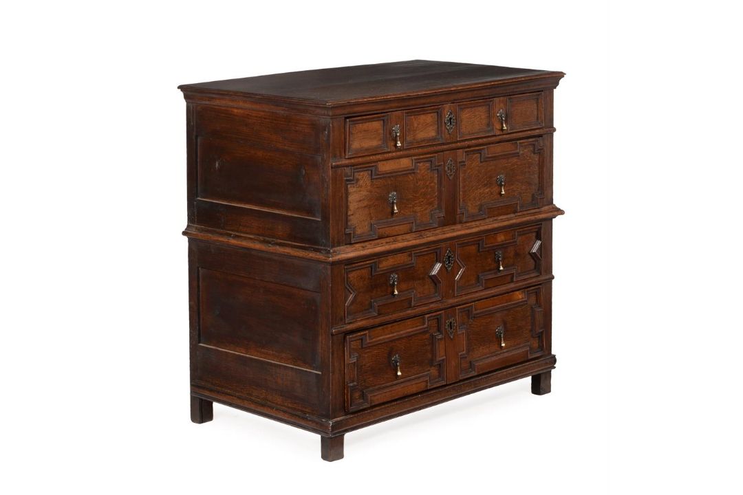 A CHARLES II OAK CHEST OF DRAWERS, LATE 17TH CENTURY - Image 1 of 4