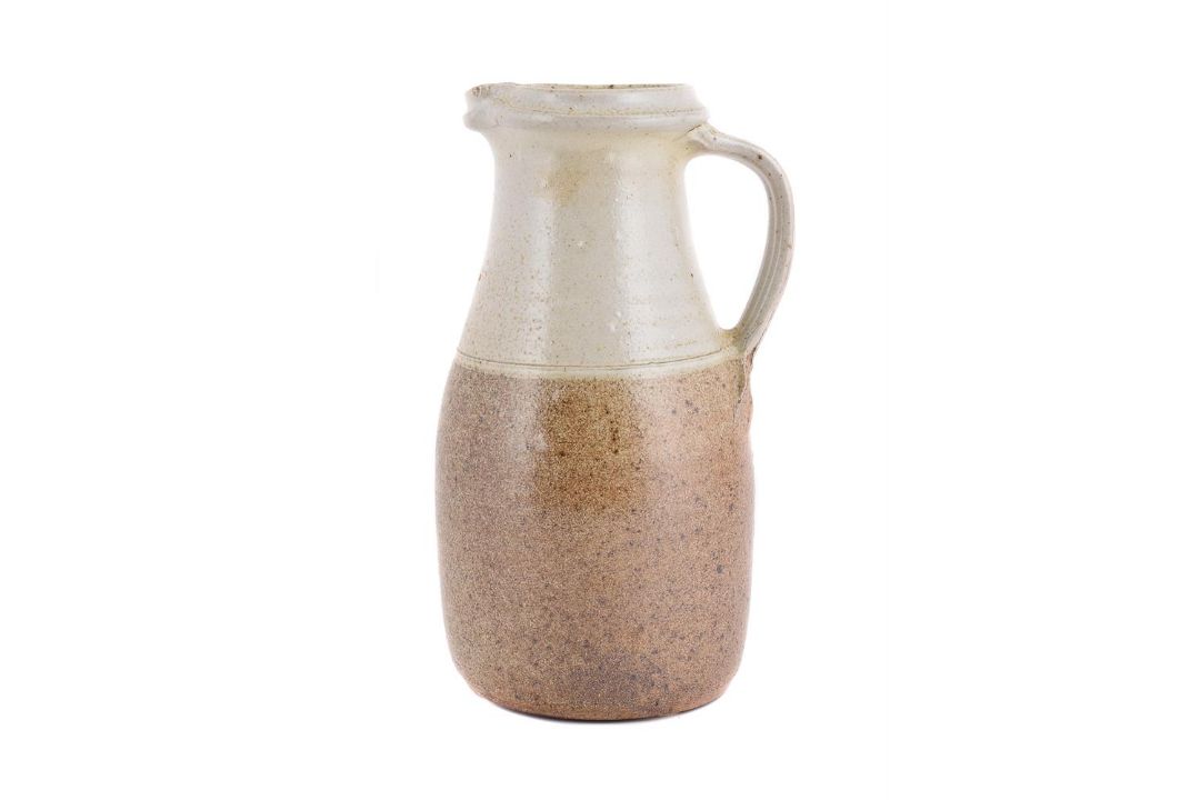 λ RICHARD BATTERHAM (BRITISH 1936-2021), A SALT-GLAZED JUG - Image 1 of 2