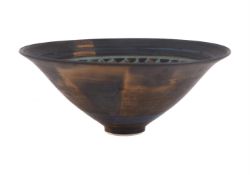 λ JUDY TRIM (BRITISH 1943-2001), A PORCELAIN GLAZED BOWL
