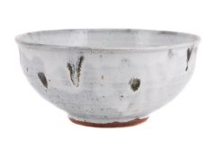 λ JIM MALONE (BRITISH B. 1946), A GREY WHITE AND BROWN GLAZED BOWL