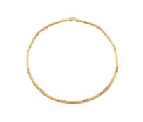 AN ITALIAN GOLD COLOURED NECKLACE