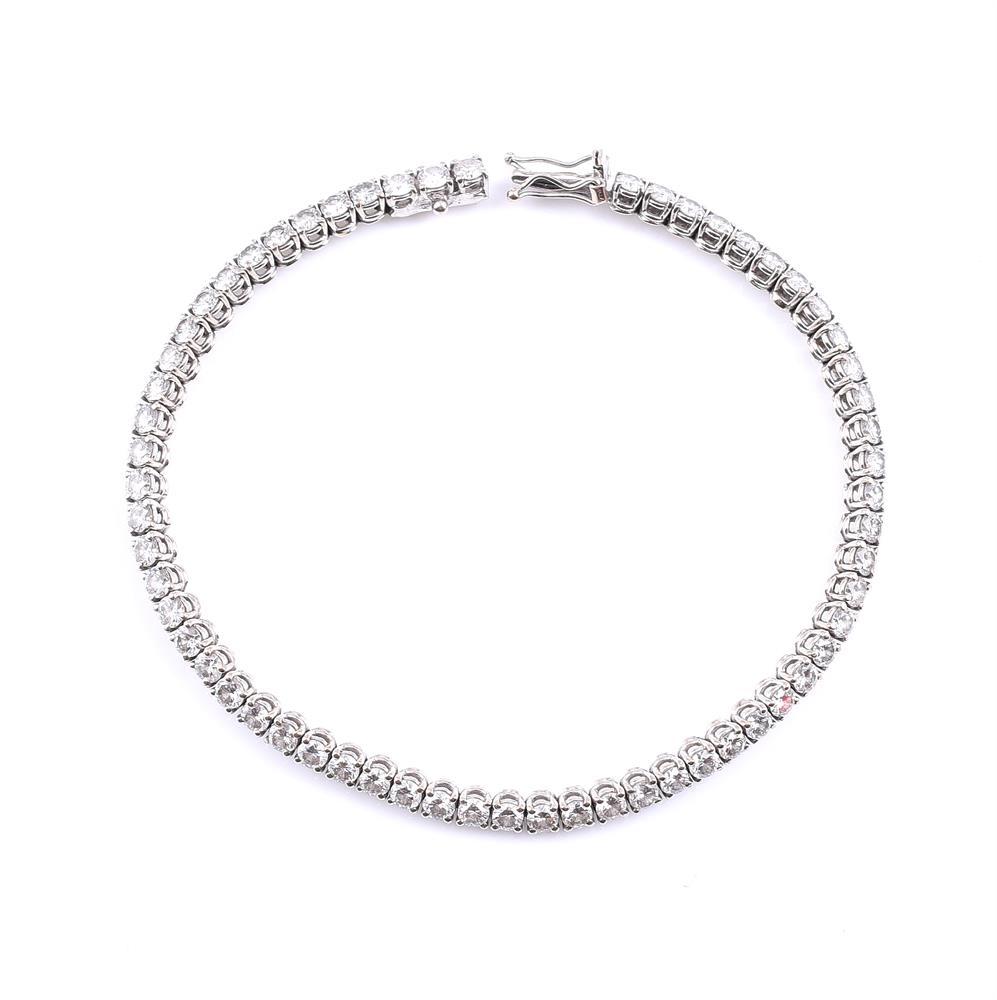 A DIAMOND LINE BRACELET