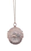 AN EARLY 19TH CENTURY THREE COLOUR GOLD SENTIMENTAL LOCKET, CIRCA 1800