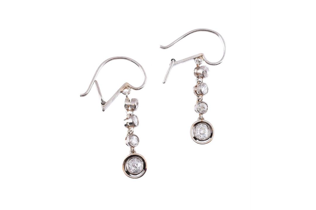 A PAIR OF DIAMOND DROP EAR PENDANTS
