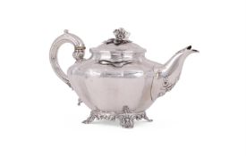 Y A WILLIAM IV SILVER LOBED CIRCULAR TEA POT
