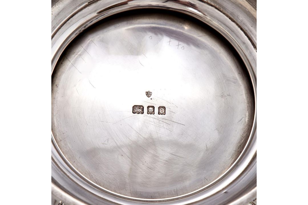 A SILVER SHAPED CIRCULAR BOWL - Image 2 of 2
