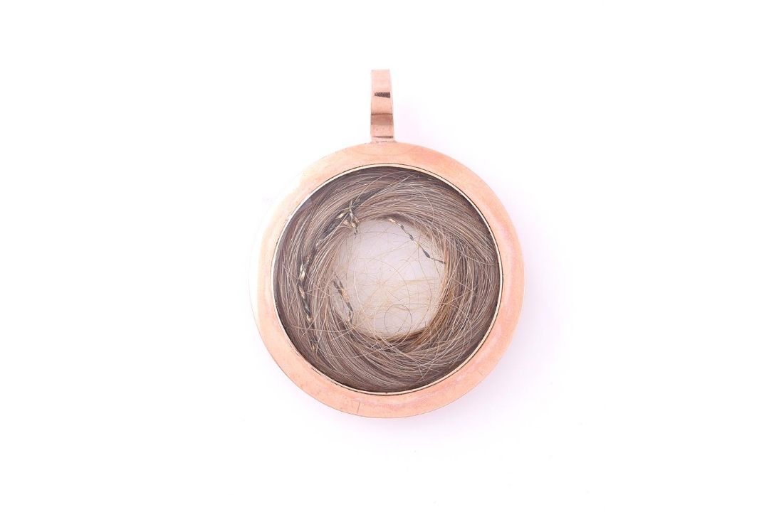 A GEORGE III GOLD LOCKET, CIRCA 1794 - Image 2 of 2
