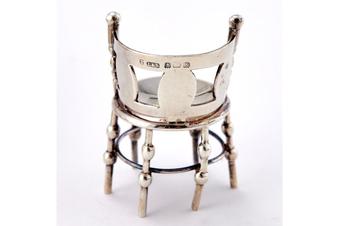 A COLLECTION OF SILVER MINIATURE FURNITURE - Image 5 of 5