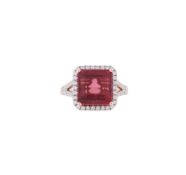 A DIAMOND AND PINK TOURMALINE CLUSTER RING