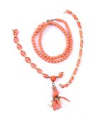 Y A SMALL COLLECTION OF ANTIQUE AND LATER CORAL JEWELLERY