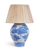 A BLUE AND WHITE GLAZED VASE GERMAN, LATE 17TH CENTURY