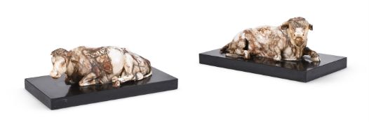 A PAIR OF DERBYSHIRE CARVED MODELS OF A BULL AND A COW, EARLY 19TH CENTURY
