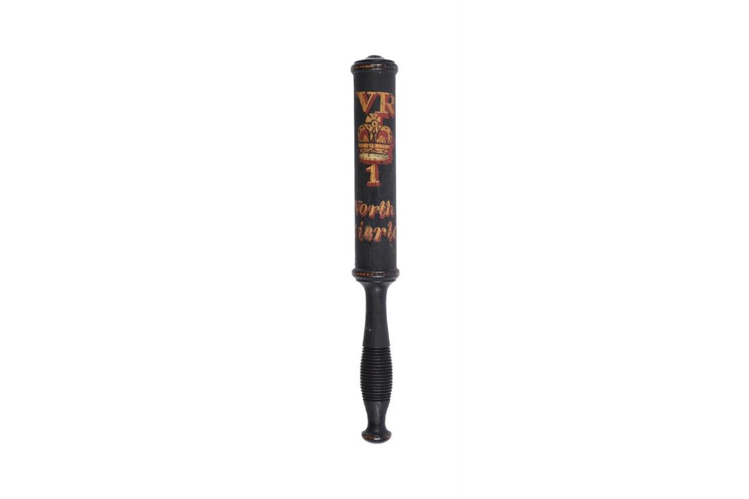 A VICTORIAN PAINTED WOOD TRUNCHEON - Image 1 of 2