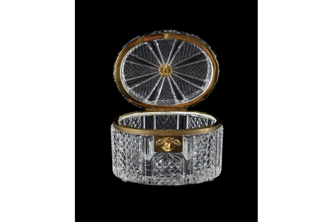 A FRENCH CUT-GLASS GILT-METAL-MOUNTED OVAL BOX AND HINGED COVER OF BACCARAT TYPE - Image 2 of 2