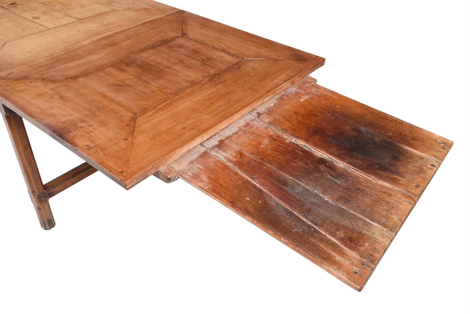 A FRENCH CHESTNUT OR FRUITWOOD EXTENDING DINING TABLE - Image 3 of 3