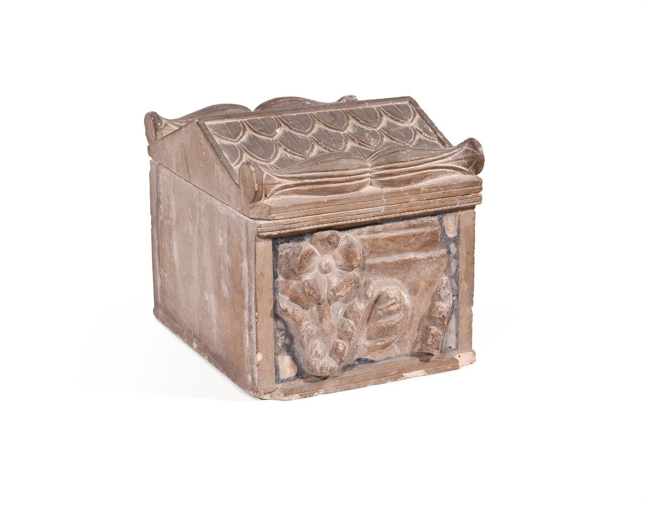 AN ITALIAN GRAND TOUR CINERARIUM POSSIBLY ROMAN, 3RD CENTURY A.D. WITH 18TH CENTURY ADDITIONS - Image 3 of 3