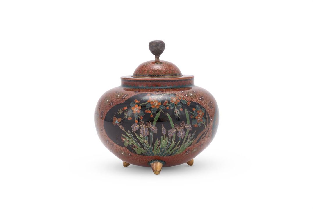 A Japanese Cloisonné Enamel Vase and Cover - Image 2 of 4