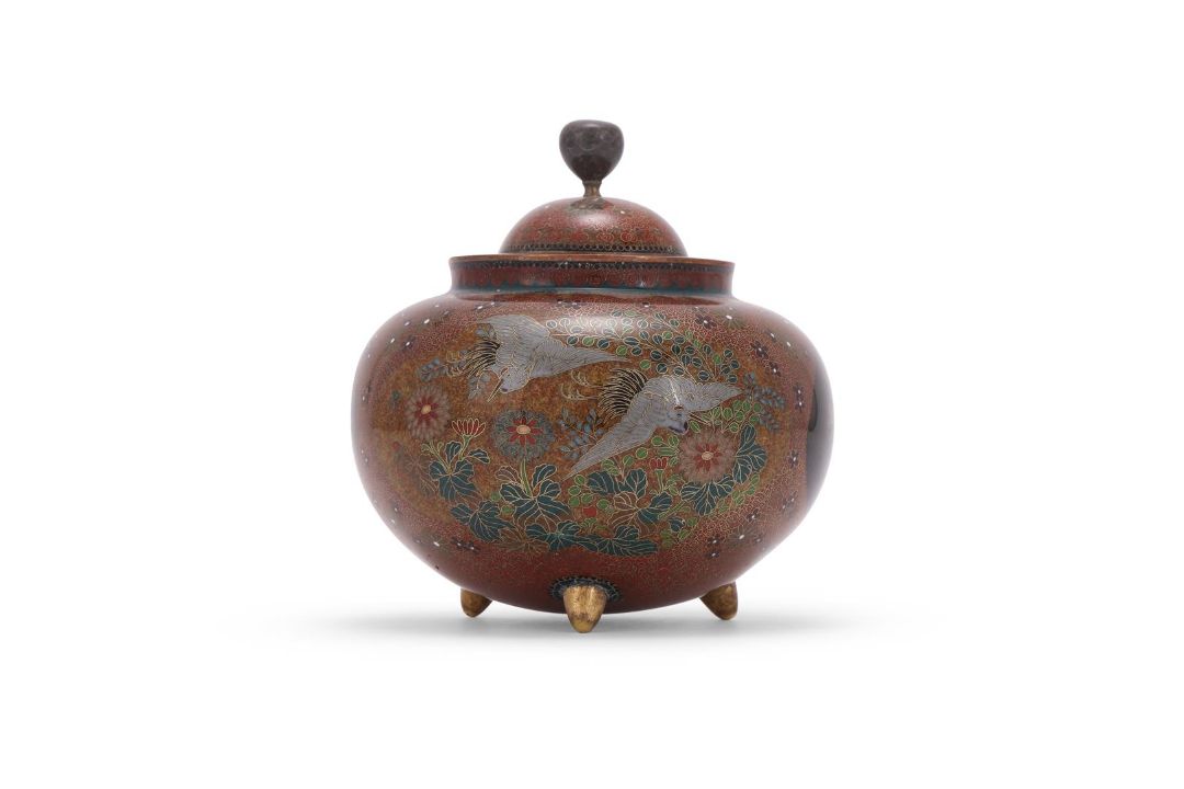 A Japanese Cloisonné Enamel Vase and Cover - Image 3 of 4