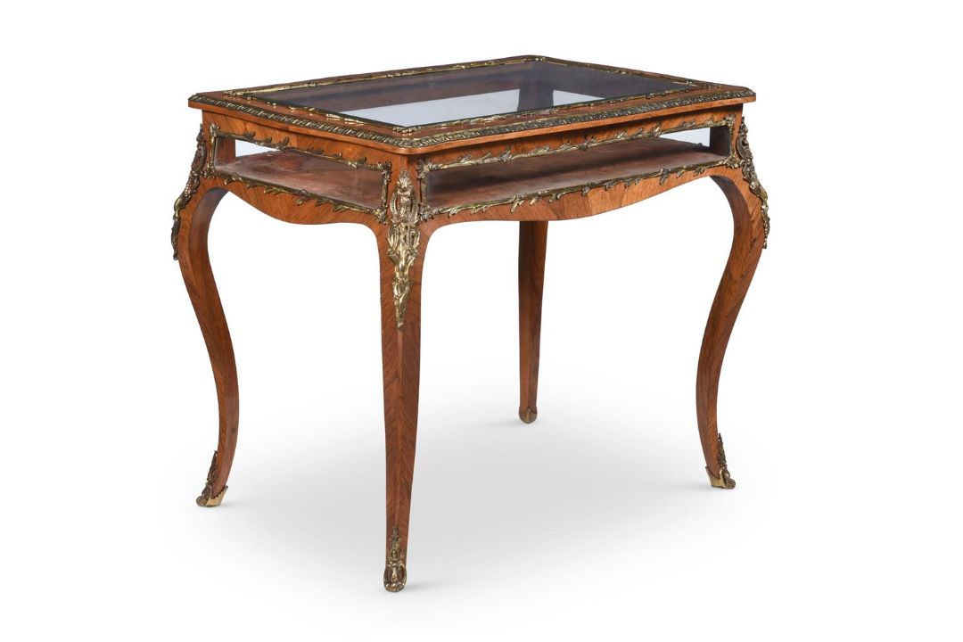 Y A ROSEWOOD AND ORMOLU MOUNTED BIJOUTERIE TABLE, IN LOUIS XV STYLE, LAST QUARTER 19TH CENTURY - Image 1 of 5